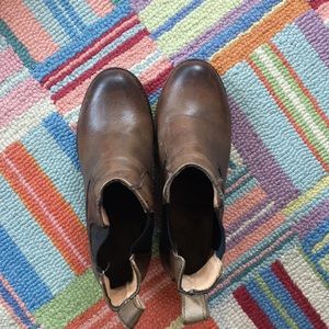 Leather Chelsea boot